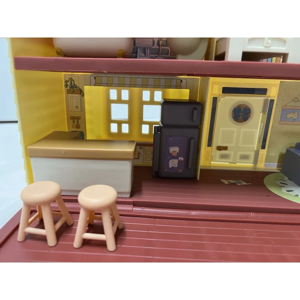 BLUEY FAMILY HOME PLAYSET - Picture 3 of 8